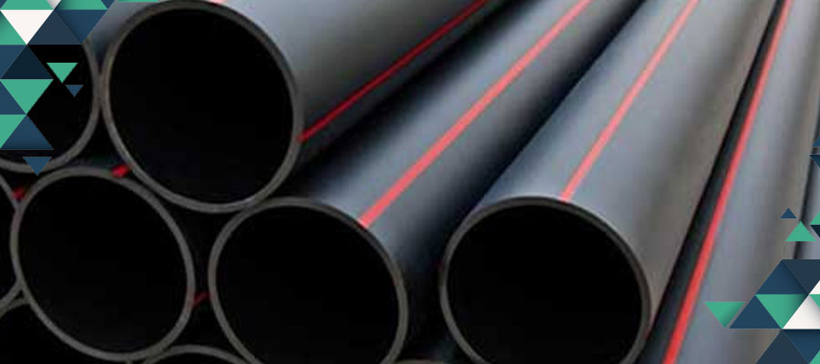 تعدادی لوله پلی اتیلن مشکی رنگ